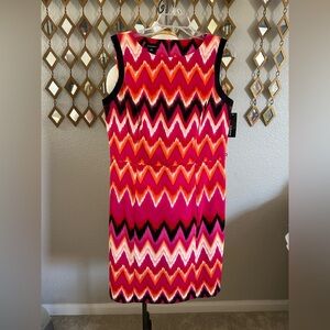 Chic Zigzag Midi Dress in Pink and Orange